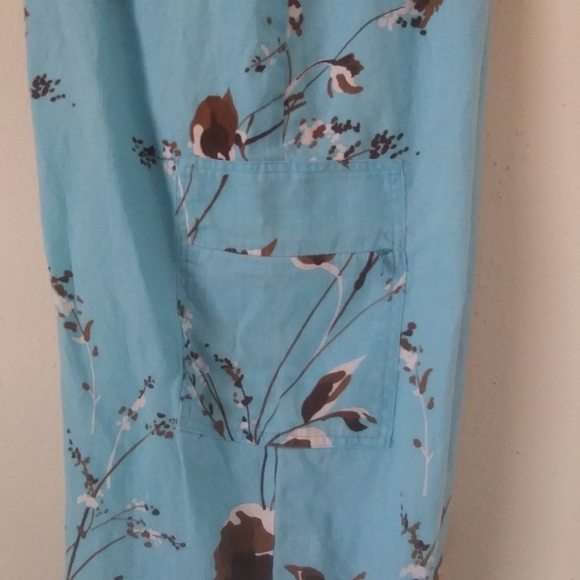 Cali Cali Linen Capris, Cargo Pockets, Sky Blue with Brown Floral Print - Picture 9 of 9